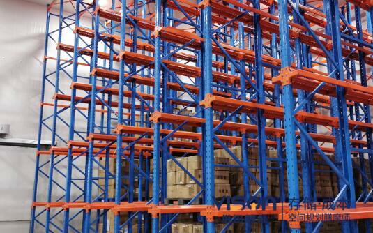 選擇牛腿式貨架廠家要注意什么？