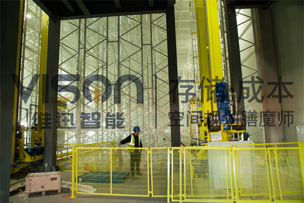 倉庫要選擇四向穿梭車還是堆垛機？