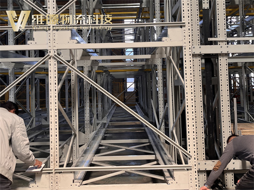 四向穿梭車立庫(kù)為何成企業(yè) “香餑餑”？從效率、成本到柔性的全維度破局